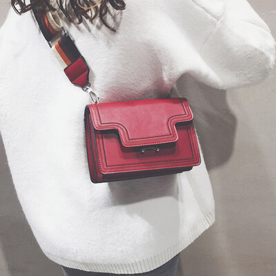 Senior sense retro Sen small bag female 2019 new wild foreign wide shoulder strap shoulder Messenger bag small square bag
Senior sense retro Sen small bag female 2019 new wild foreign wide shoulder strap shoulder Messenger bag small square bag