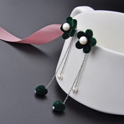 925 sterling silver lovely bead Wool ball long style are very personality&beautiful earrings specially designed for you
925 sterling silver lovely bead Wool ball long style are very personality&beautiful earrings specially designed for you