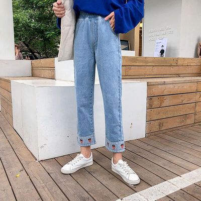 Women Casual Stretch Trousers High Waist Straight Pants Cartoon Strawberry Embroidered Loose Jeans Denim Nine Pants
Women Casual Stretch Trousers High Waist Straight Pants Cartoon Strawberry Embroidered Loose Jeans Denim Nine Pants