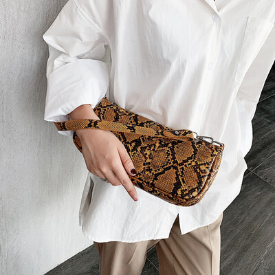 Tailored Women Retro Serpentine Vintage Leather Bags Shoulder Bag Handle Baguette
Tailored Women Retro Serpentine Vintage Leather Bags Shoulder Bag Handle Baguette