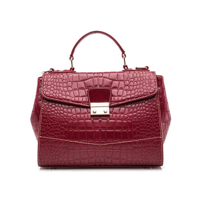 Aliwilliam® 2016 women leather handbags patent crocodile women tote bags fashion designer brand messenger bag high quality shoulder bags ladies bags
Aliwilliam® 2016 women leather handbags patent crocodile women tote bags fashion designer brand messenger bag high quality shoulder bags ladies bags