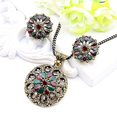 Vintage Women Round Flower Jewelry Sets Flower Earrings Round Pendant Necklace Nigeria Resin Jewelry Sets Bridal Ethnic Jewelry
Vintage Women Round Flower Jewelry Sets Flower Earrings Round Pendant Necklace Nigeria Resin Jewelry Sets Bridal Ethnic Jewelry