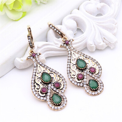 New Vintage Long Earring Turkish Antique Gold Hollow Floral Jewelry Earrings For Women Arabesque Brincos Pendientes Mujer Moda
New Vintage Long Earring Turkish Antique Gold Hollow Floral Jewelry Earrings For Women Arabesque Brincos Pendientes Mujer Moda