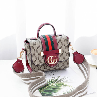 SGARR Новая мода малых женщин Messenger Сумки высокого качества PU кожа Леди плеча Crossbody сумка роскошный дизайнер Элегантный лоскут сумка
SGARR Новая мода малых женщин Messenger Сумки высокого качества PU кожа Леди плеча Crossbody сумка роскошный дизайнер Элегантный лоскут сумка