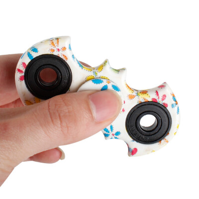 

Гитарный гитарный гитарный гитарный гитарный паттерн Colorful Painted Finger Hand Spinner Avengers Superhero Dazzle Camouflage (случайно)