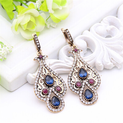 New Vintage Long Earring Turkish Antique Gold Hollow Floral Jewelry Earrings For Women Arabesque Brincos Pendientes Mujer Moda
New Vintage Long Earring Turkish Antique Gold Hollow Floral Jewelry Earrings For Women Arabesque Brincos Pendientes Mujer Moda