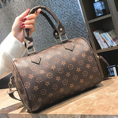 2018 New Womens Bag Fashion Presbyopia Boston Pillow Bag Three-piece Womens Shoulder Slung Portable Bag
2018 New Womens Bag Fashion Presbyopia Boston Pillow Bag Three-piece Womens Shoulder Slung Portable Bag