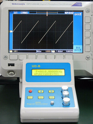 UDB1108S MHz with frequency sweep function DDS Function Signal Generator Source With 60MHz Frequency Counter DDS
UDB1108S MHz with frequency sweep function DDS Function Signal Generator Source With 60MHz Frequency Counter DDS