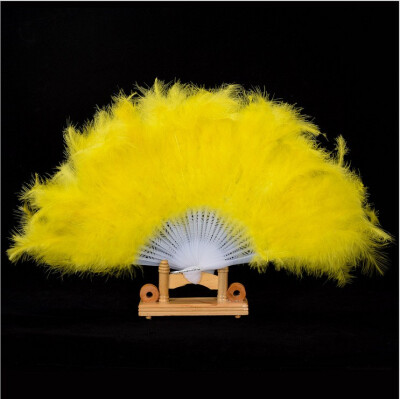 Ball feather crafts feather fan fluffy fan performance fan color feather fan variety of colors
Ball feather crafts feather fan fluffy fan performance fan color feather fan variety of colors