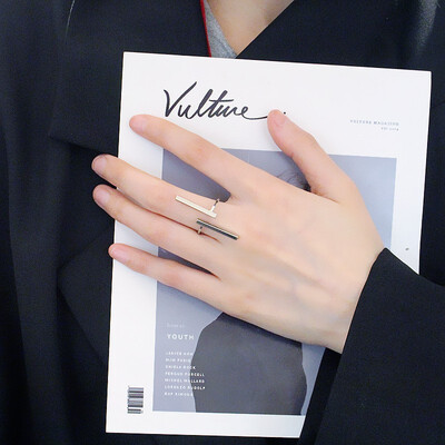 New creative simple opening double word geometric ring Green copper ring opening ring
New creative simple opening double word geometric ring Green copper ring opening ring