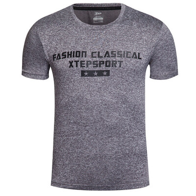 (XTEP) Мужские спортивные топы Удобная футболка с круглой шеей Легкий дышащий короткий рукав 883129019081 Серый черный XL
(XTEP) Мужские спортивные топы Удобная футболка с круглой шеей Легкий дышащий короткий рукав 883129019081 Серый черный XL