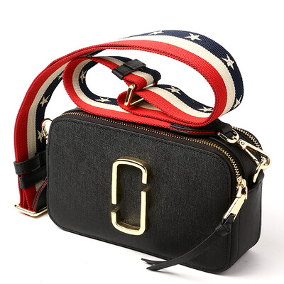 Ke Lu Chi (CLUCI) Korean leather casual shoulder bag Messenger bag fashion wild small package wave wave CW1163121 black
Ke Lu Chi (CLUCI) Korean leather casual shoulder bag Messenger bag fashion wild small package wave wave CW1163121 black