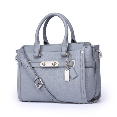 Each degree MEIDU wings bag handbag new leather handbag female fashion shoulder Messenger bag ladies small bag MWB161121 gray
Each degree MEIDU wings bag handbag new leather handbag female fashion shoulder Messenger bag ladies small bag MWB161121 gray
