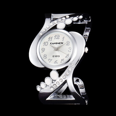 2017 New Fashion Luxury Brand Silver Cuff Bangle Wristwatch Shiny Crystal Women Ladies Dress Quartz Watches
2017 New Fashion Luxury Brand Silver Cuff Bangle Wristwatch Shiny Crystal Women Ladies Dress Quartz Watches