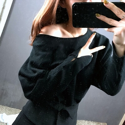 2017 autumn and winter new silk mercerized long-sleeved sweater cuffs slits buttons round neck loose sweater
2017 autumn and winter new silk mercerized long-sleeved sweater cuffs slits buttons round neck loose sweater