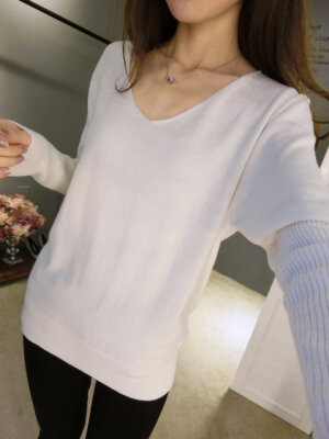 2017 Spring and Autumn New Women's V-neck cashmere sweater loose fashion large size women's wool bat bat knitting shirt
2017 Spring and Autumn New Women's V-neck cashmere sweater loose fashion large size women's wool bat bat knitting shirt