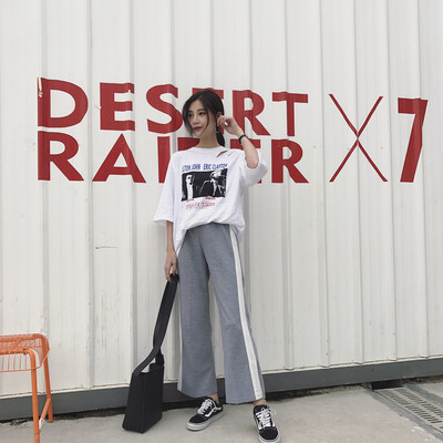 2017 female student movement wild open fork nine pants casual high waist loose thin section wide leg pants
2017 female student movement wild open fork nine pants casual high waist loose thin section wide leg pants
