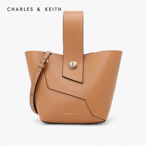 CHARLES&KEITH 女包 CK2-10270100六边形金属钉装饰单肩水桶包 黄褐色 M