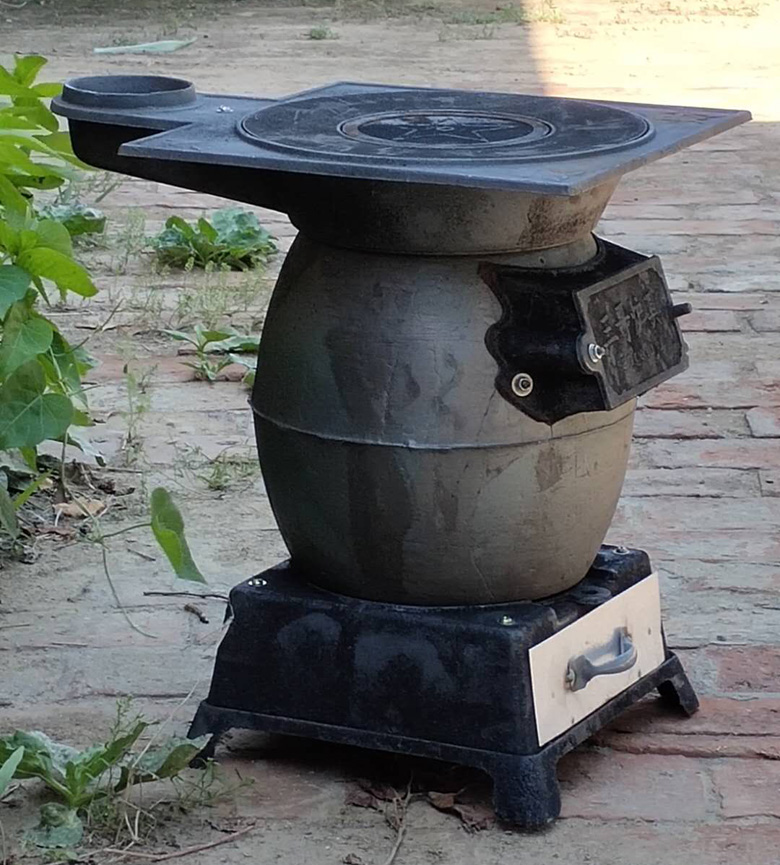 柴火炉铸铁家用老式农村炮弹生铁煤炭炉子烤火通过烧炕室内取暖炉