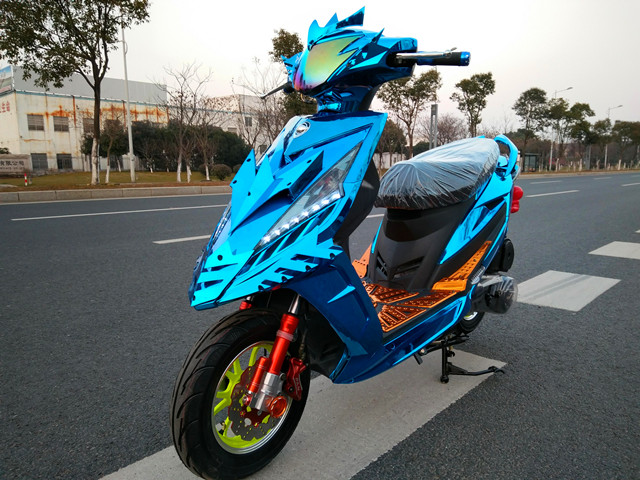 定制五羊款式新款改装125cc鬼火三代战速摩托车燃油踏板车助力车男女