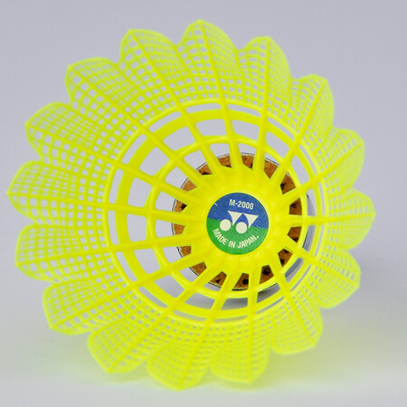 Yonex Yonex nylon badminton M2000 yellow indoor and outdoor training flight stable and resistant to play YY plastic rubber balls 6 packs Yonex Yonex nylon badminton M2000 yellow indoor and outdoor training flight stable and resistant to play YY plastic rubber balls 6 packs
