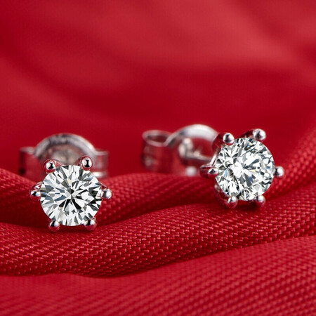 Xie Le White 18K Gold Inlaid 50-point Moissanite Diamond Earrings Classic Six-Claw Moissanite Earrings 18K Gold Earrings D Color/VVS1/3EX Hearts & Arrows Xie Le White 18K Gold Inlaid 50-point Moissanite Diamond Earrings Classic Six-Claw Moissanite Earrings 18K Gold Earrings D Color/VVS1/3EX Hearts & Arrows