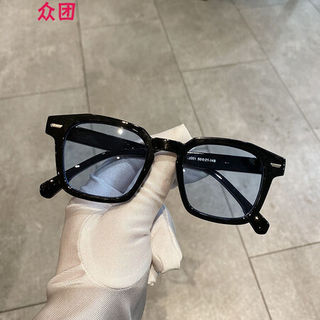 Changyin net red same paragraph square small frame sunglasses Harajuku retro ocean film color glasses fashion personality photo decoration glasses lcy black frame blue film Changyin net red same paragraph square small frame sunglasses Harajuku retro ocean film color glasses fashion personality photo decoration glasses lcy black frame blue film