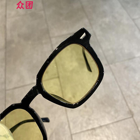 Changyin net red same paragraph square small frame sunglasses Harajuku retro ocean film color glasses fashion personality photo decoration glasses lcy black frame blue film Changyin net red same paragraph square small frame sunglasses Harajuku retro ocean film color glasses fashion personality photo decoration glasses lcy black frame blue film