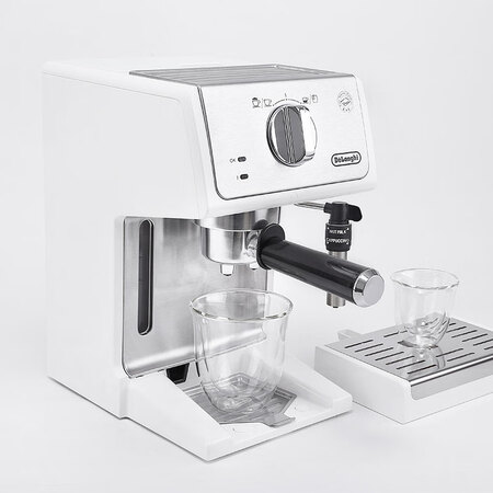 Delonghi coffee machine Fun enjoy series semi-automatic coffee machine espresso household pump pressure adjustable milk froth system ECP35.31.W white Delonghi coffee machine Fun enjoy series semi-automatic coffee machine espresso household pump pressure adjustable milk froth system ECP35.31.W white