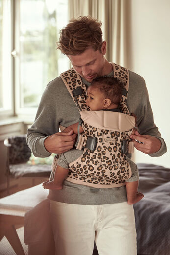 Babybjrn Babygurt, Baumwolle, Beige/Leopardenmuster Babybjrn Babygurt, Baumwolle, Beige/Leopardenmuster