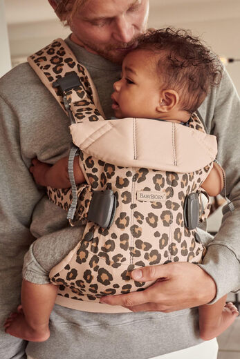 Babybjrn Babygurt, Baumwolle, Beige/Leopardenmuster Babybjrn Babygurt, Baumwolle, Beige/Leopardenmuster