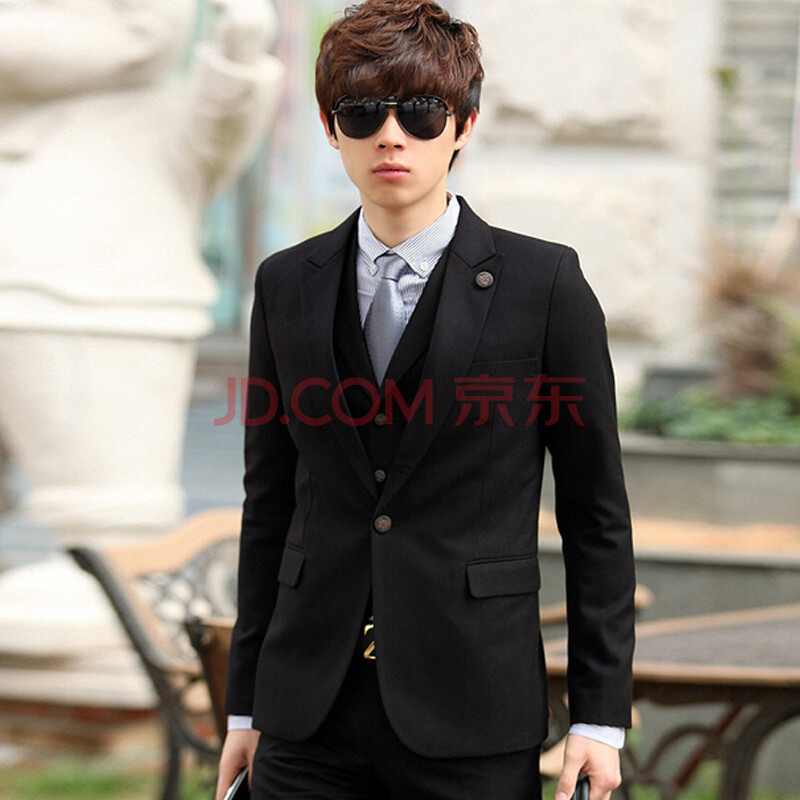 黑色衬衫,黑色西裤,配什么颜色的西服外套好看