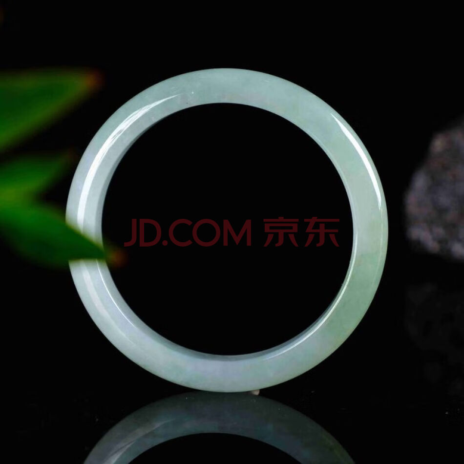 B2337 天然翡翠A货糯冰种飘绿手镯 圈口：53.3mm