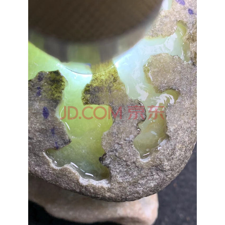 标14：罚没缅甸天然翡翠原石一件，后江场口，重量520克