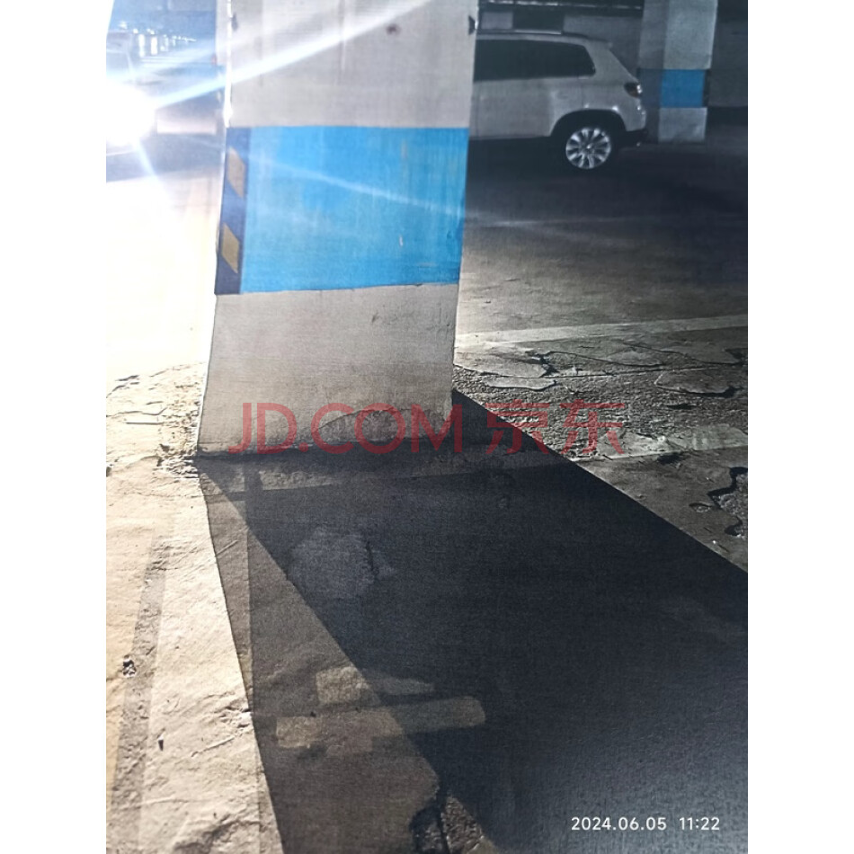 拍卖位于廊坊经济技术开发区鸿坤凤凰城1-2期4号楼404号车位的使用权（无产权）