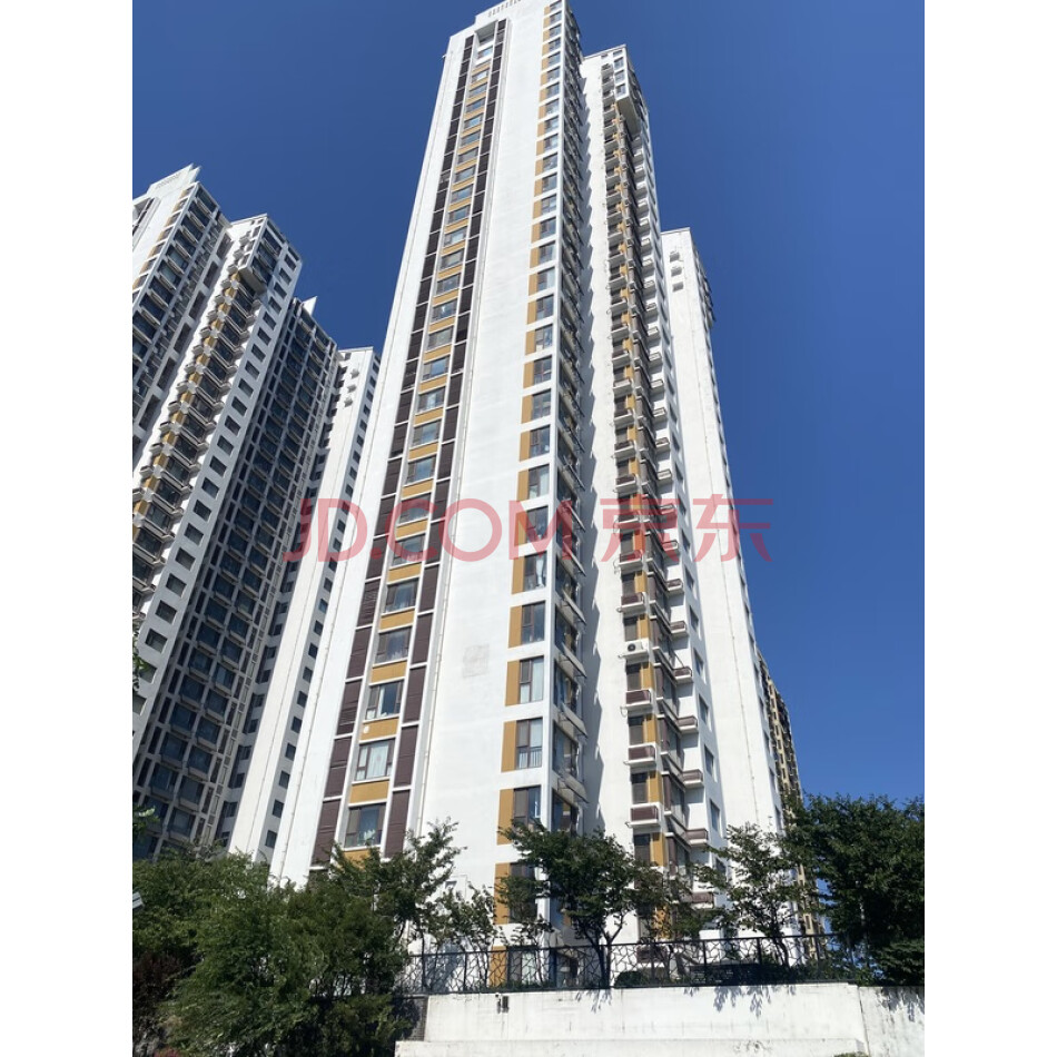 位于日照市济南路北、香店河东(荷塘月色)007幢02单元(02)301号房产