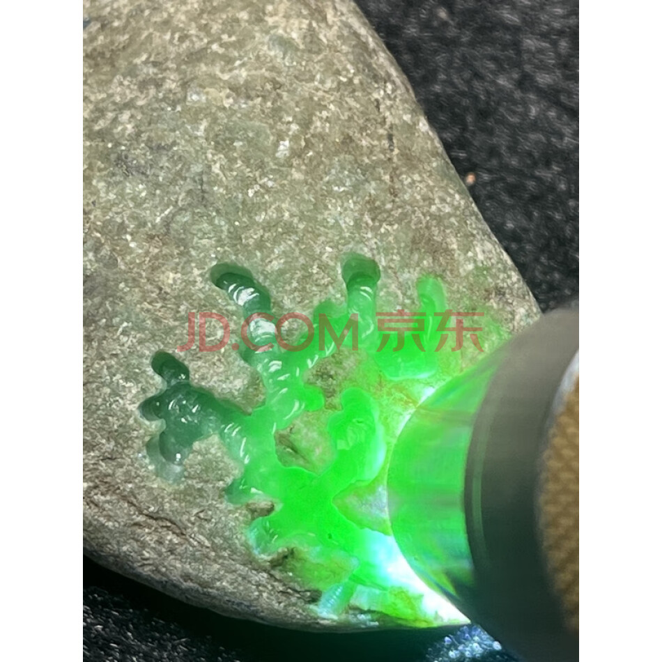 JDBEP54 缅甸天然翡翠原石一件 重量80克