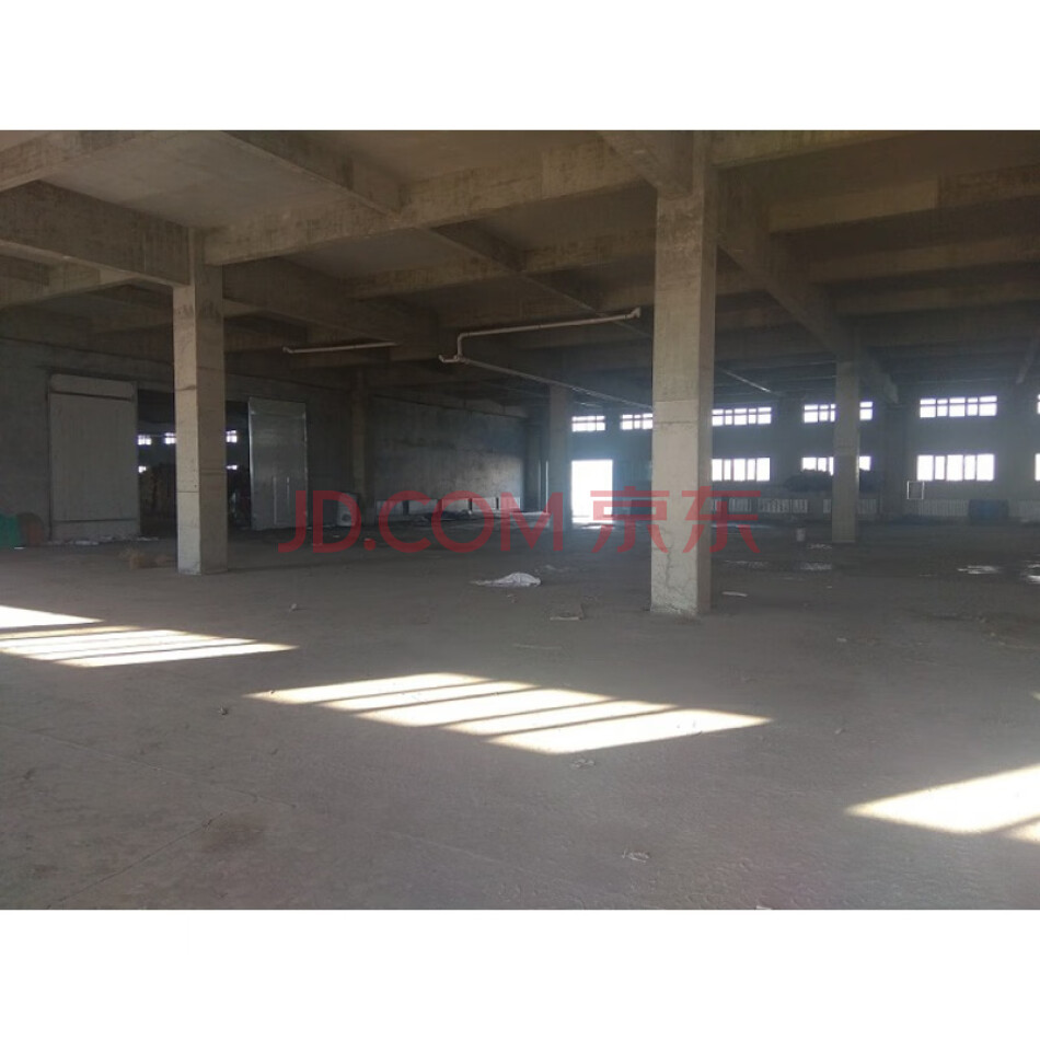 新疆生产建设兵团第十师北屯市华荣街858号不动产的土地使用权、房产及地上附着物