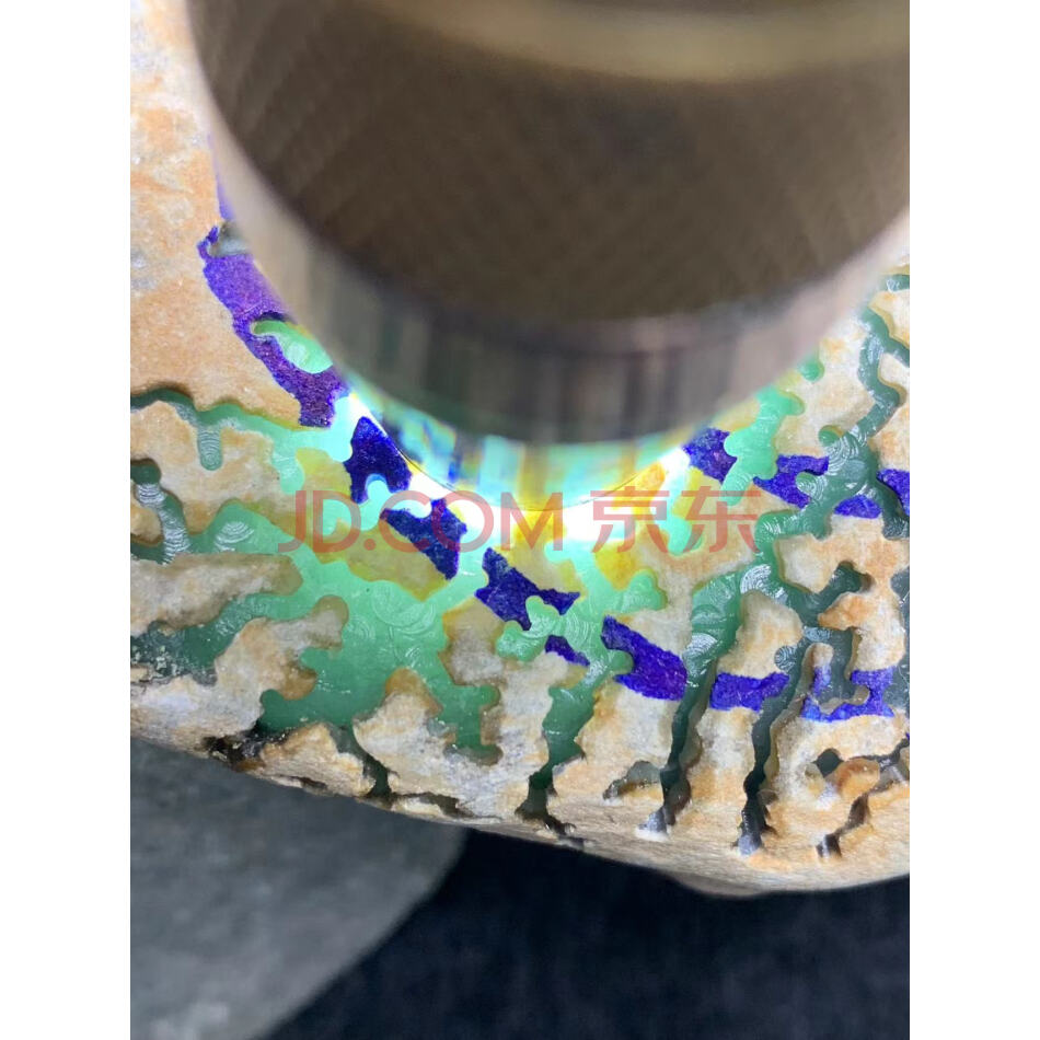 标12：罚没缅甸天然翡翠原石一件，大马坎场口，重量890克