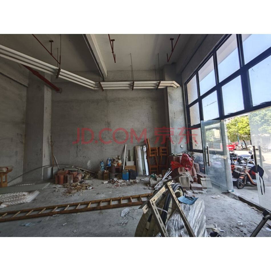 佛山市顺德区龙江镇苏溪社区居民委员会苏原路1号锦翠华庭1座103号商铺