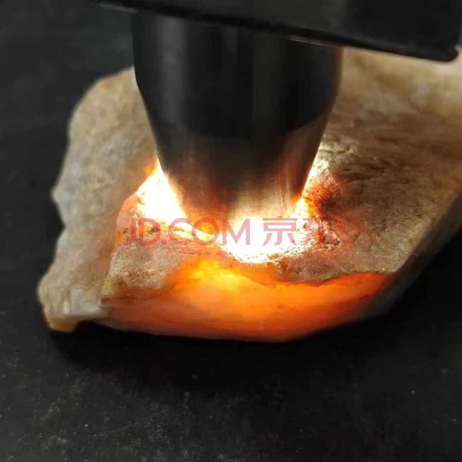 LCQY120 开窗翡翠原石一块重约140g
