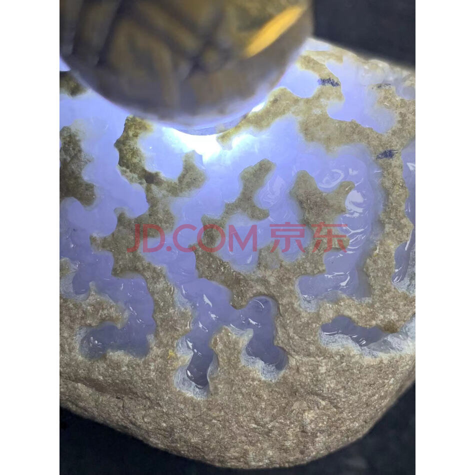 标11：罚没缅甸天然翡翠原石一件，后江场口，重量720克
