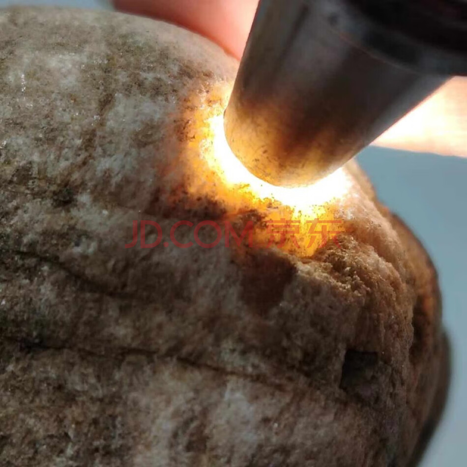 QYA03 天然翡翠原石一块约684g