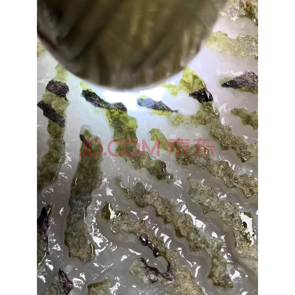 标11：罚没缅甸天然翡翠原石一件，会卡场口，重量3.56公斤