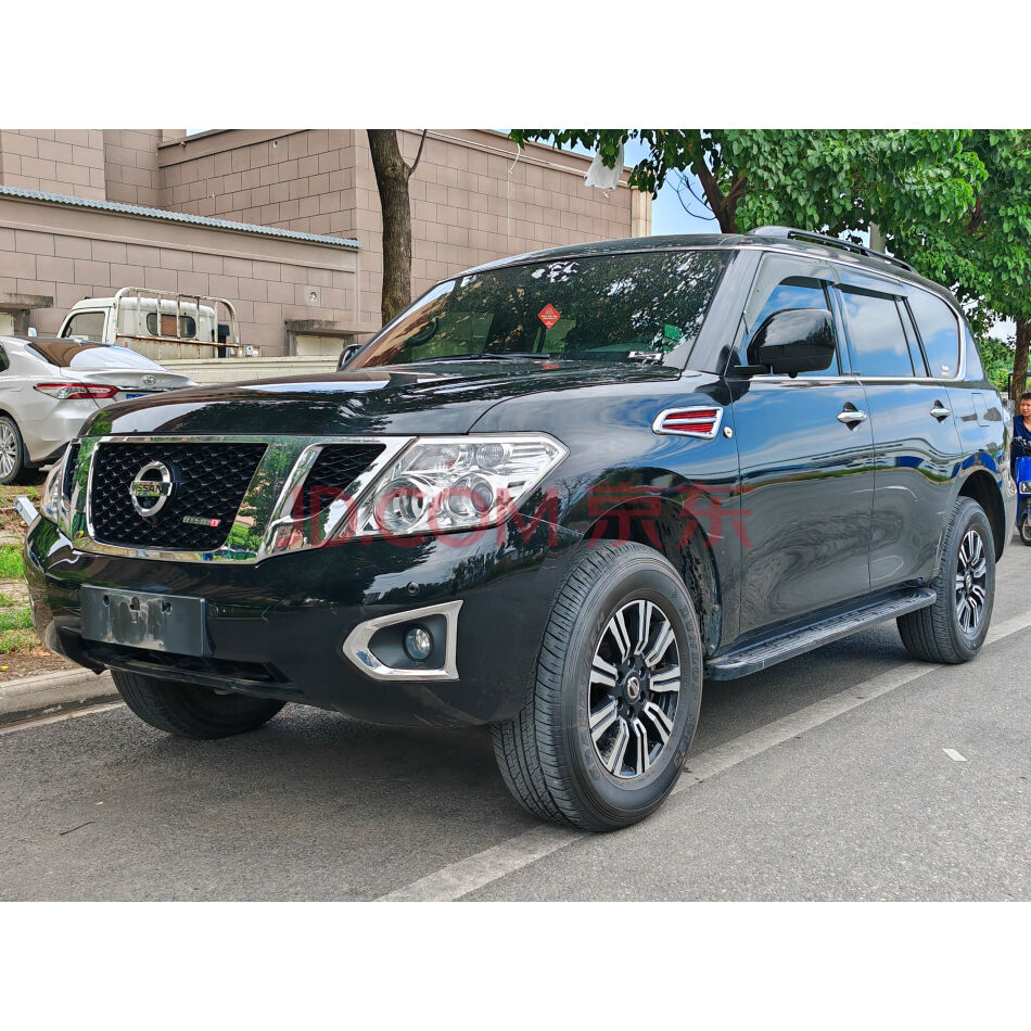 日产  途乐（进口）   非营运  小型越野客车  7座  黑色   20年上牌