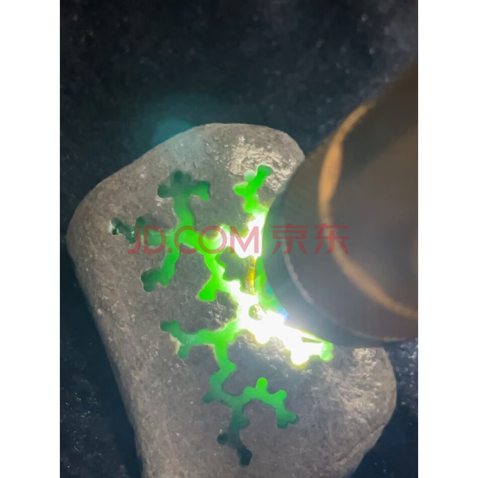 JDHHRL21 缅甸天然翡翠原石一件 重量120克