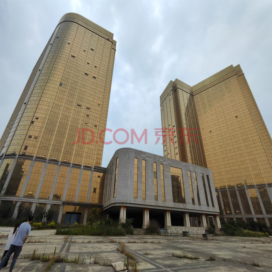 彭州市天彭镇石化大道一段669号在建工程中的1栋及地下室1中-1层机动车车库