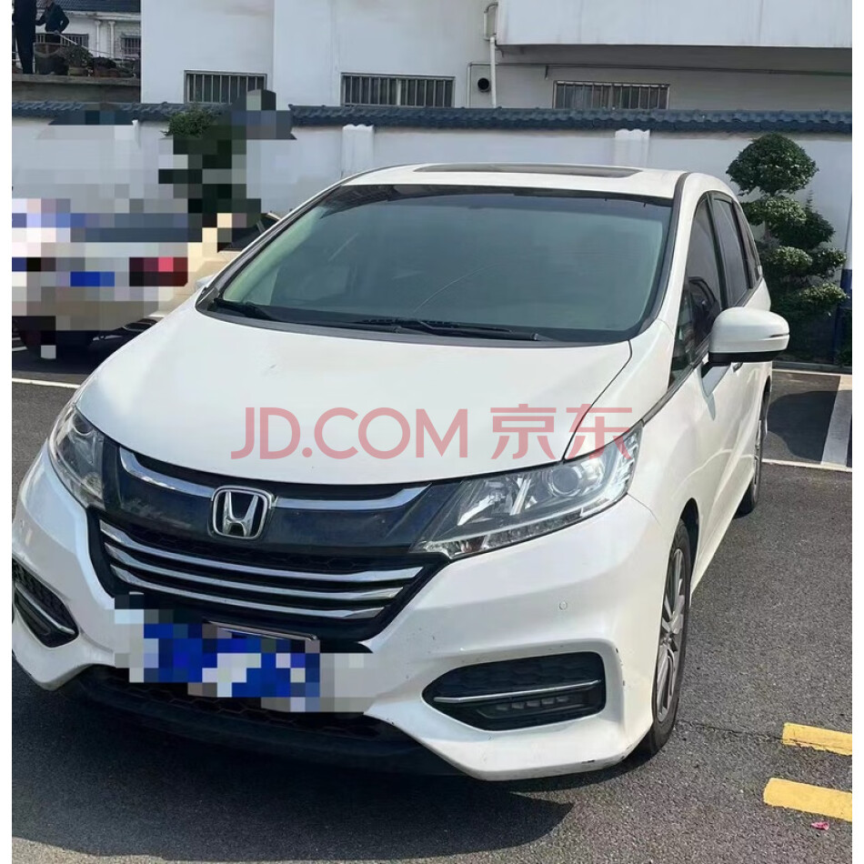 本田牌小型普通客车一辆