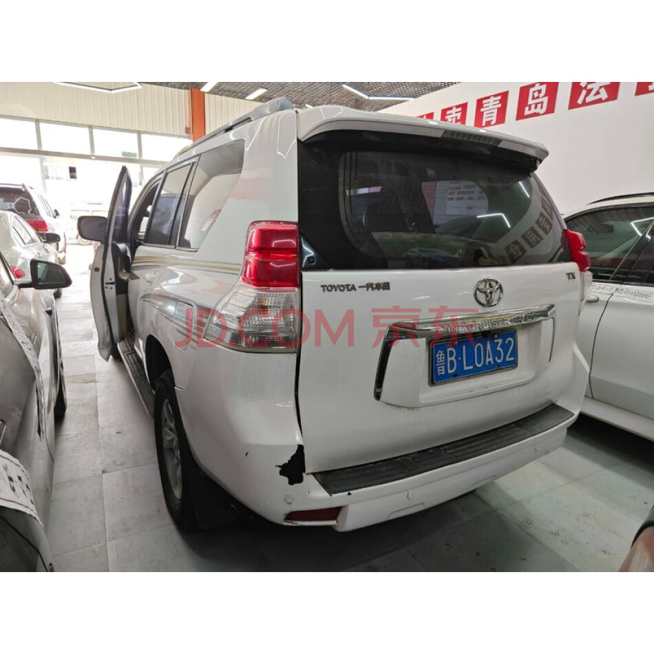 丰田牌小型普通客车 车牌号：鲁BL0A32
