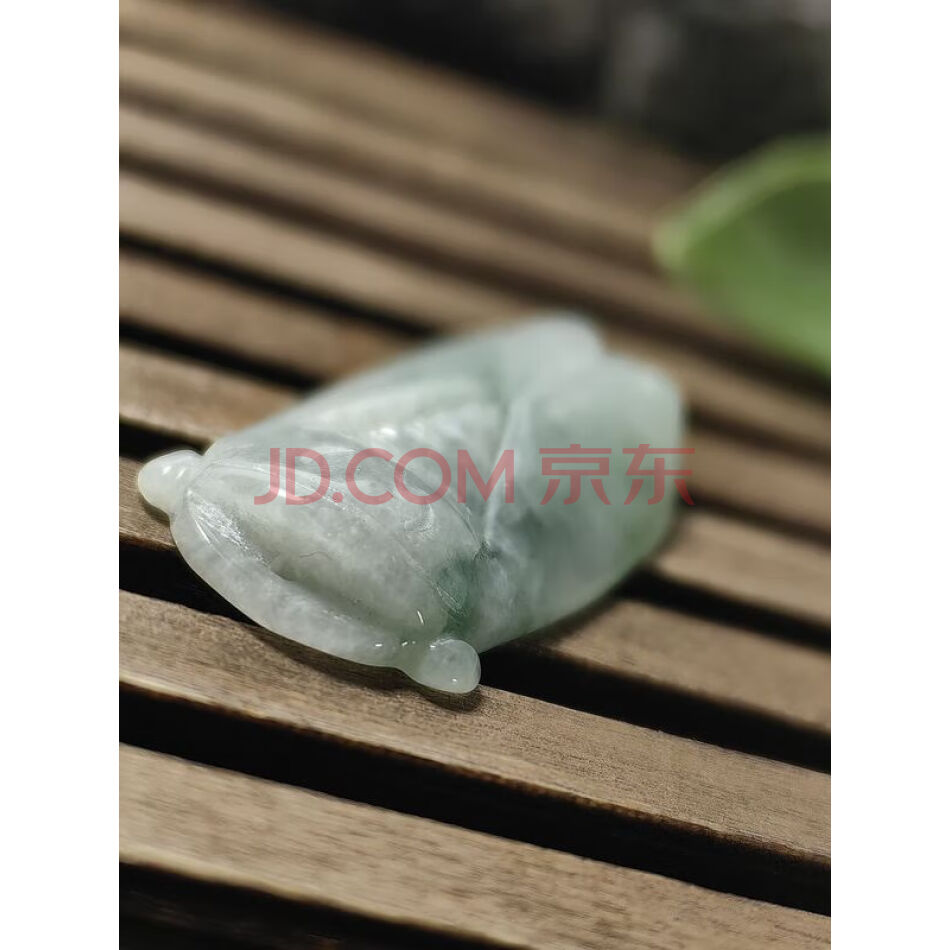 4346 天然翡翠A货飘绿精雕金蝉一鸣惊人吊坠
